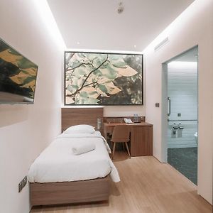 Deluxe Single No Window
